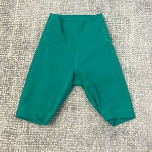 green lululemon biker shorts size 0